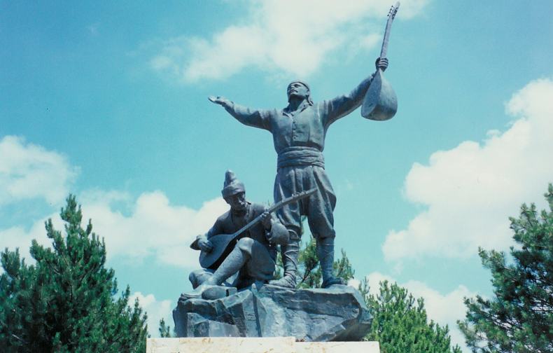 Pir Sultan statue at Hacıbektaş